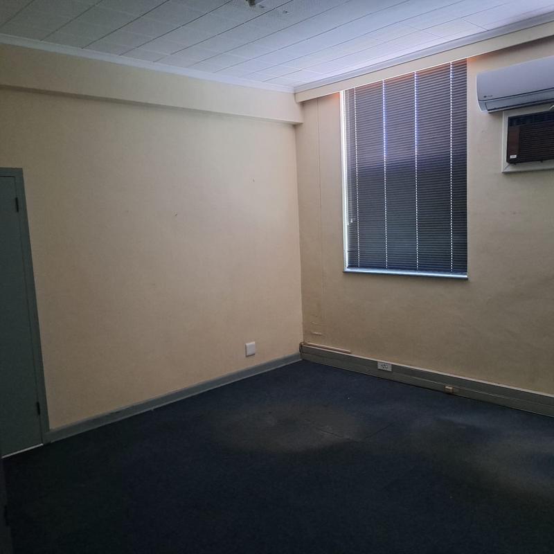 To Let commercial Property for Rent in Neave Industrial Eastern Cape